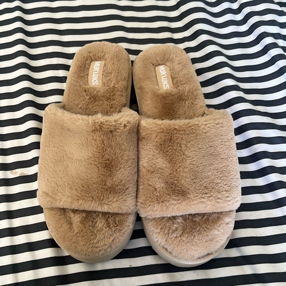 MukLuks Open Toed Platform Slippers